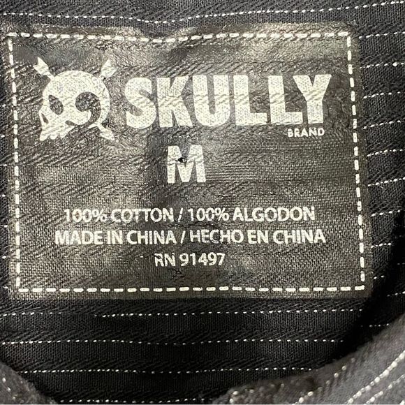 Skully Mens Shirt Black & White Pinstripe Pocketed Pearl Snap Button Down Sz. M - Picture 3 of 7